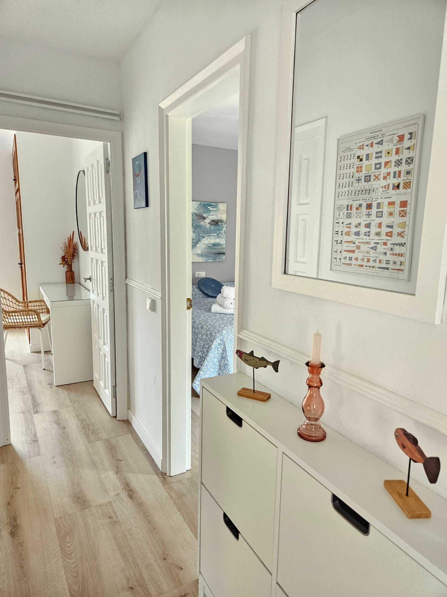 Pasillo y acceso a habitaciones